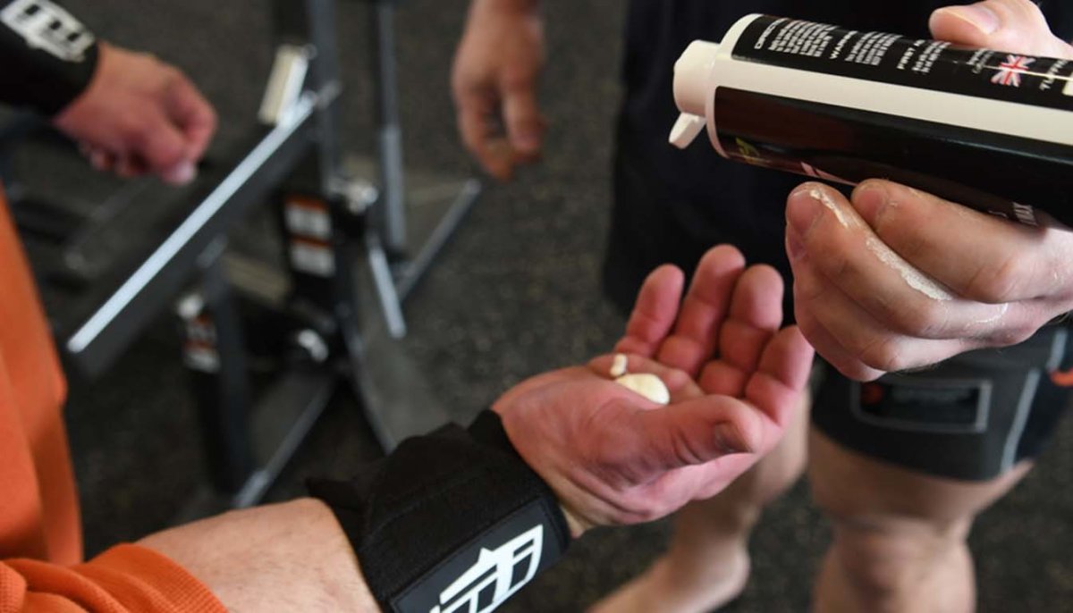Liquid Chalk vs Block Chalk: The Lifter’s Guide to Maximum Grip in 2026