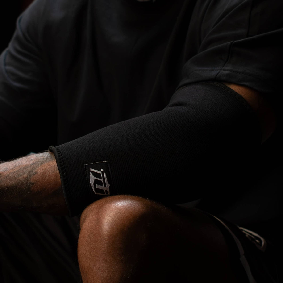 DUAL PLY COMPRESSION ELBOW SLEEVES FOR WEIGHT TRAINING