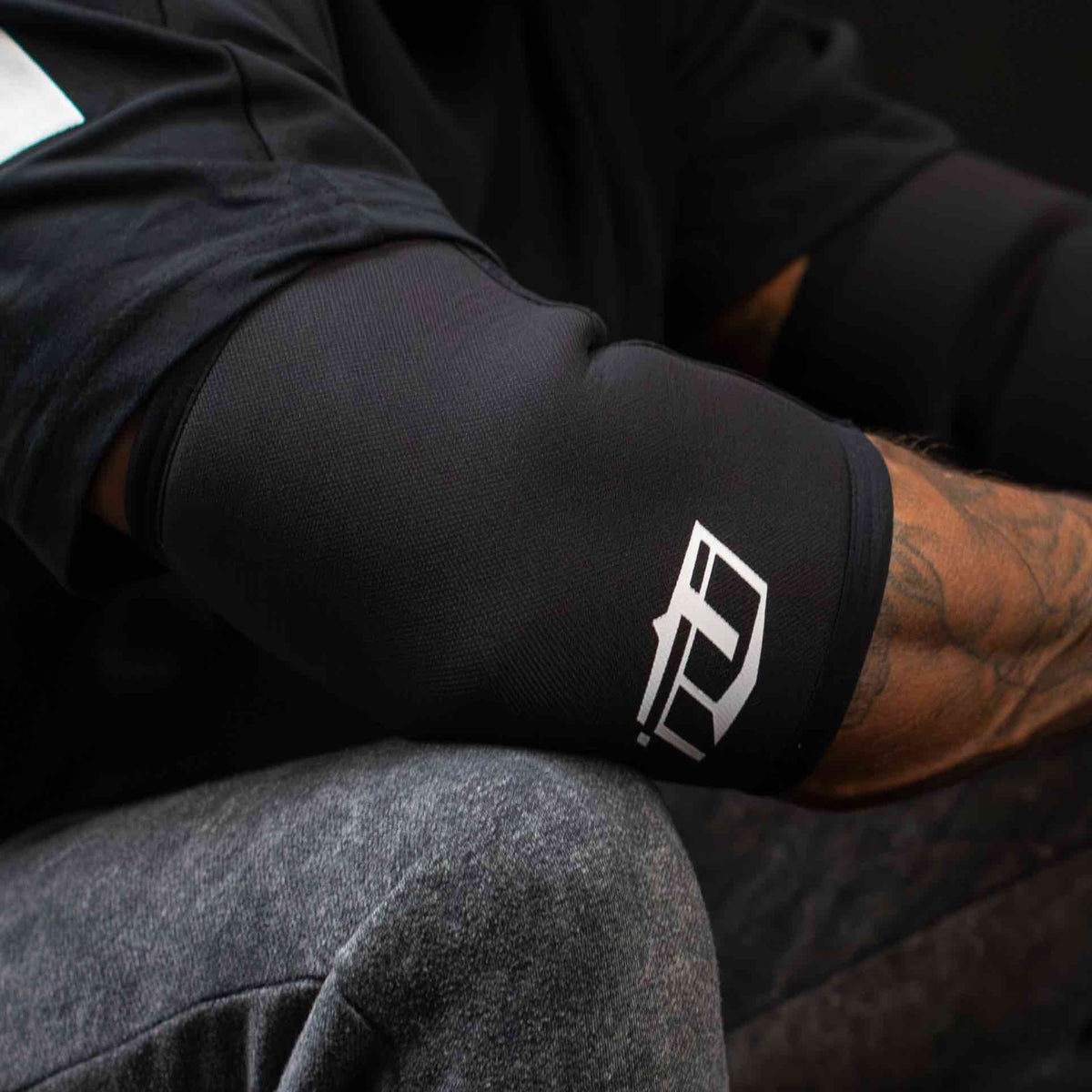 INDUSTRY NEOPRENE ELBOW SLEEVES