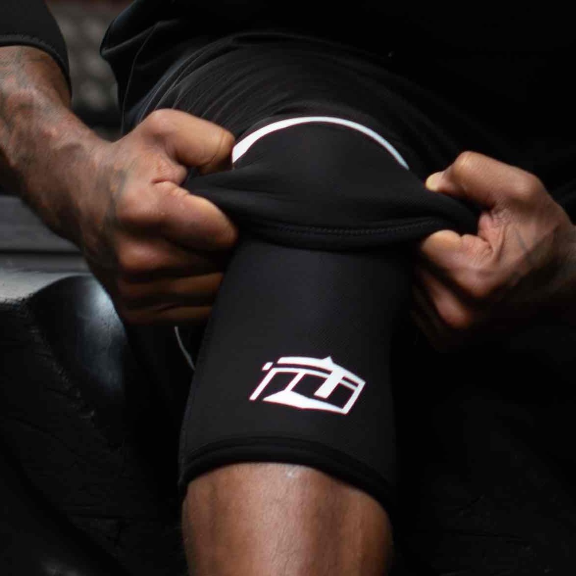 INDUSTRY NEOPRENE KNEE SLEEVES